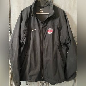 Nike windbreaker with zip-out sleeves